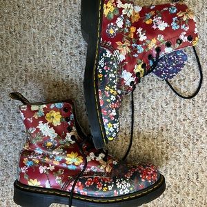 COPY - Minimally worn Doc Martens